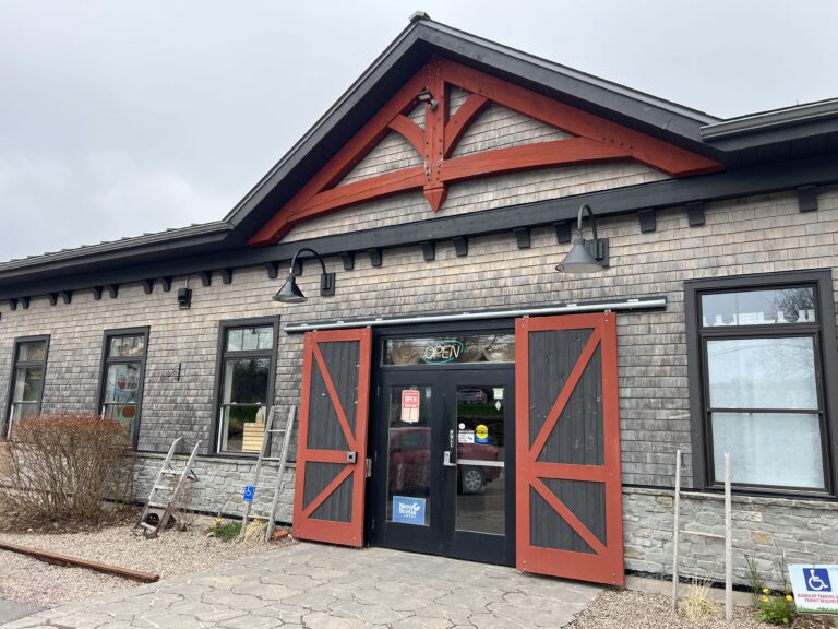 Wolfville: Noggins Corner Farm Market